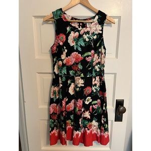 Yumi Black Cotton Flower Pleated Dress